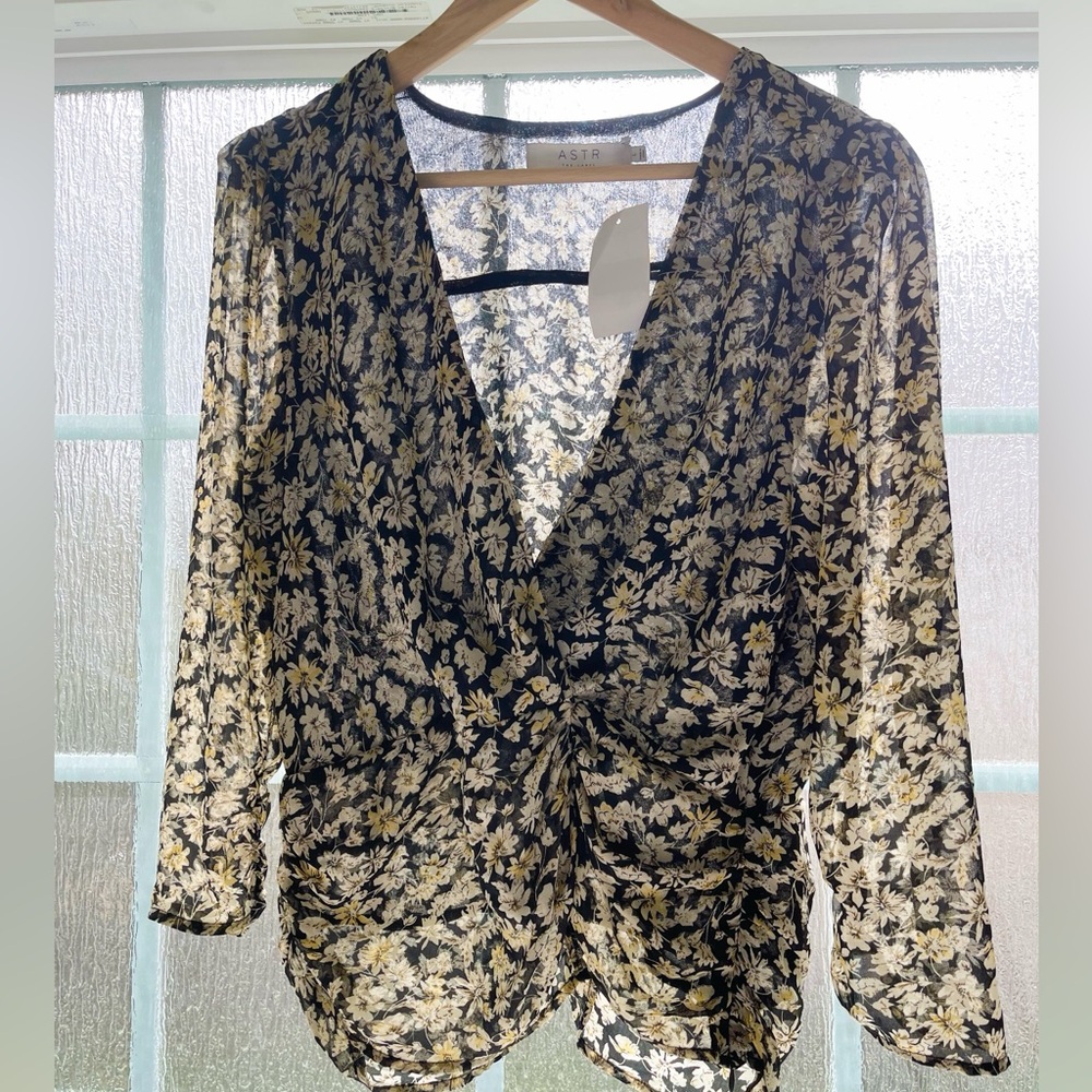 ASTR the Label floral blouse size L NWT